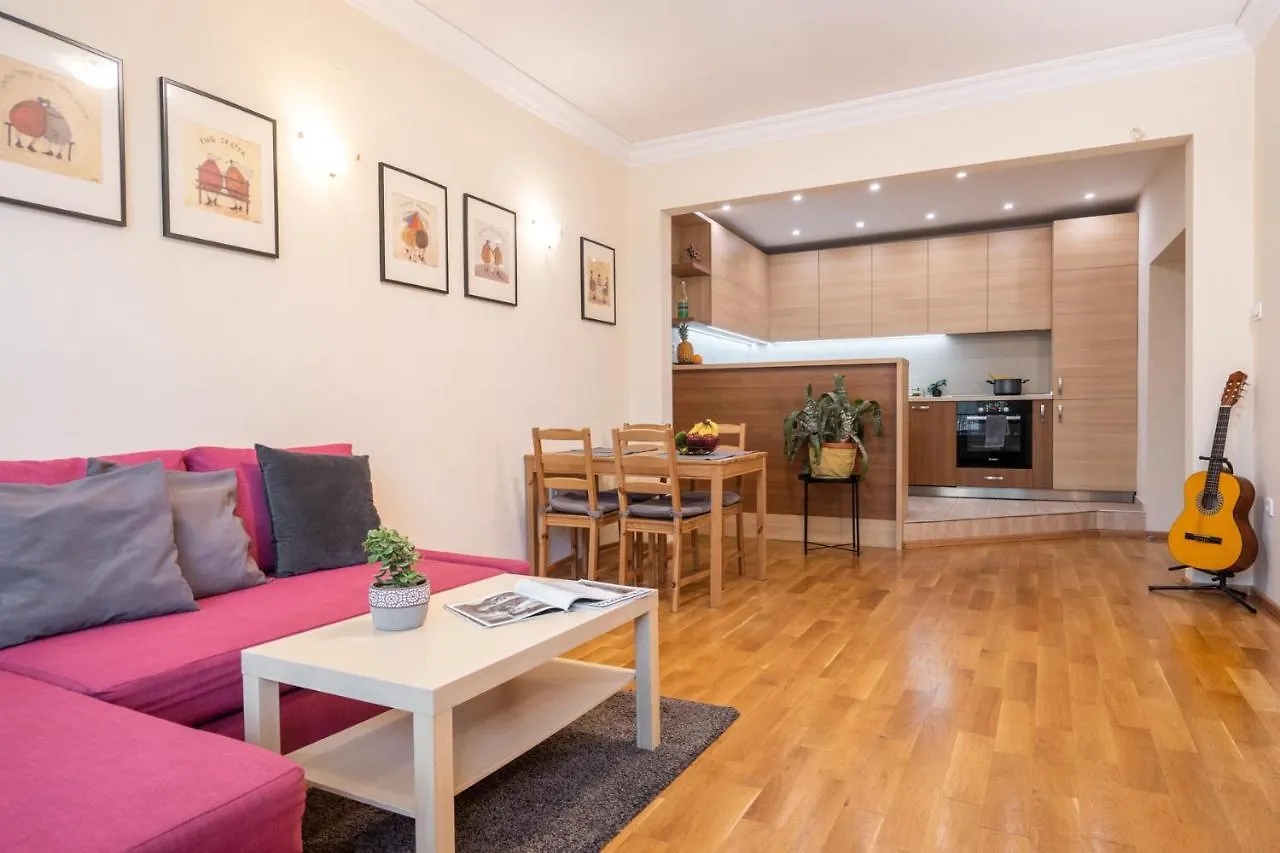 Sofia Day And Night Apartment