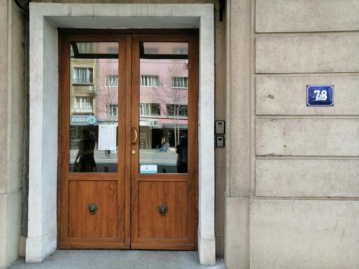 Sofia Day And Night Apartment