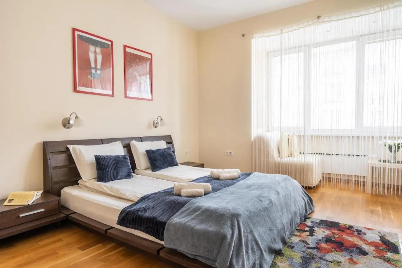 Sofia Day And Night Apartment
